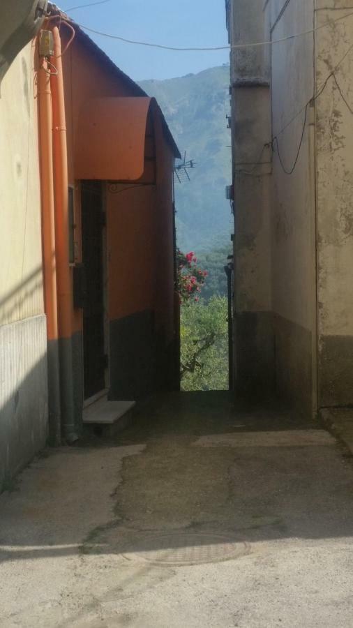 Mont E Case Da Martina Вико-Экуенсе Экстерьер фото